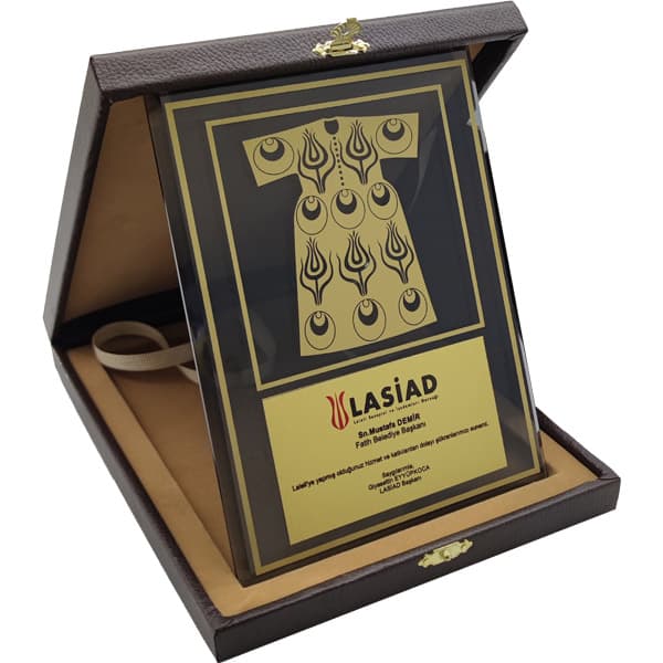 Kutulu Kristal Plaket 15 x 20 cm – EKT-600